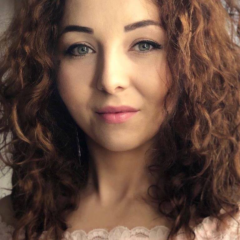 Bożena Pustelnik-SzczepańskaEkspertka prowadząca kurs stylizacji paznokci